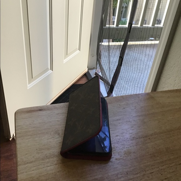 **SOLD ON TRADESY**LOUIS Vuitton IPhone X Case - Picture 4 of 8